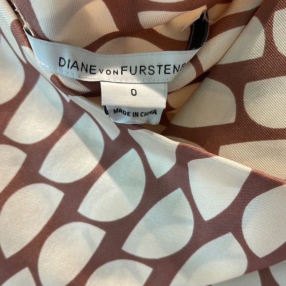 DVF silk dress size 0 - Picture 6 of 11